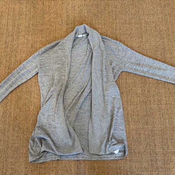 Gap Woman’s ￼Cardigan-Size Medium - Picture 1 of 3